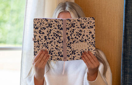 Agenda 2026 Mediana 12M Sem Vista - Azul Spatter